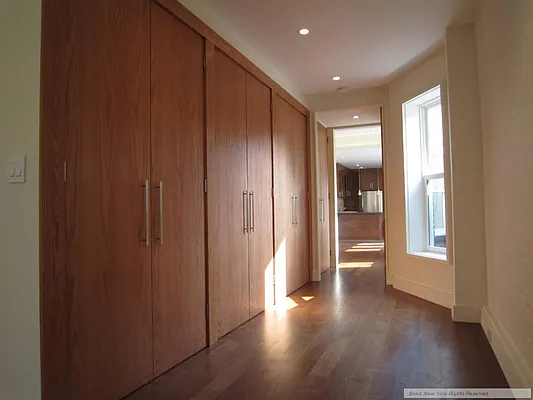 Rented by Bond New York | media 9