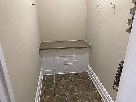 3rd image of 1534 Como Ave Floor 2