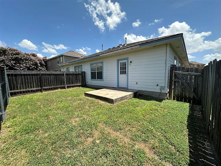 2873 Southampton Way #B — Photo 6