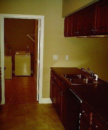 2nd image of 1825 Suncrest Vlg