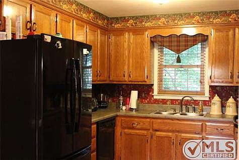 5th image of 1328 Ambleside Dr