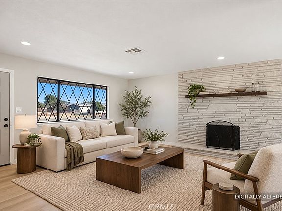 3rd image of 22191 Kayenta Rd