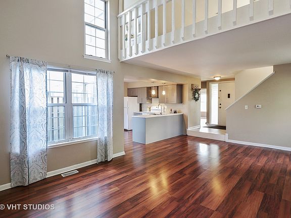 2nd image of 907 Abingdon Ct