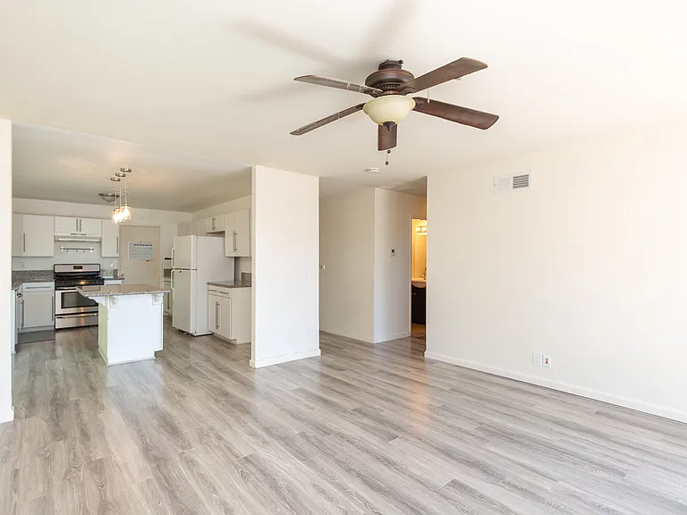 13010 Avenida Del General — Photo 11