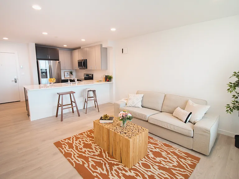 Edric Apartments — Photo 7