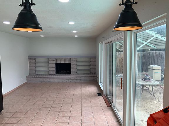 5th image of 1106 Parkview Dr