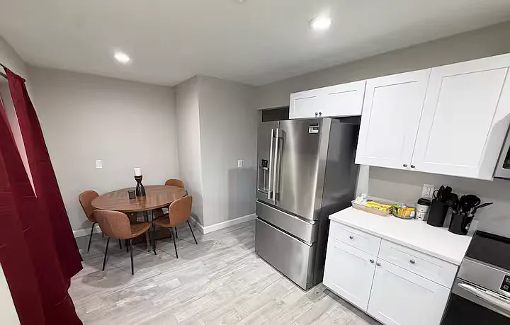 2 bed, 931 sqft, $1,995 — Photo 2