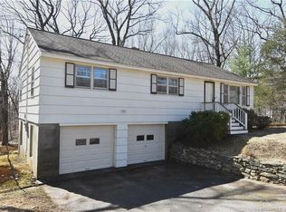 31 Dexter Dr, Shelton, CT 06484