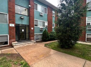 18 Hampton Rd #C2, New Brunswick, NJ 08901