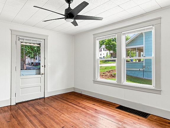 4th image of 1419 Perkins St