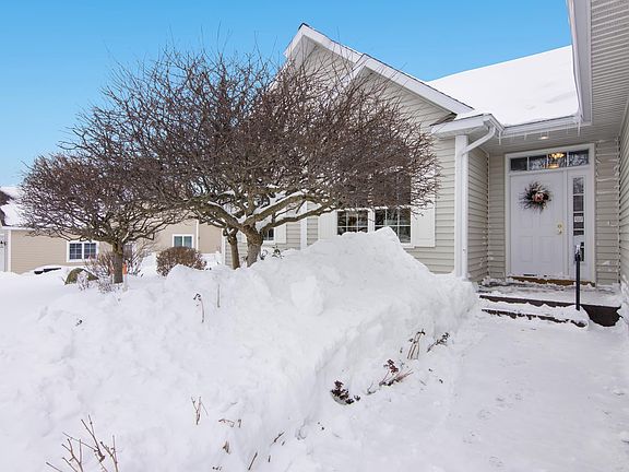 3rd image of 2934 Ridge Trail Dr