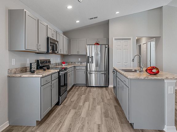 5th image of 378 Pentas Ln