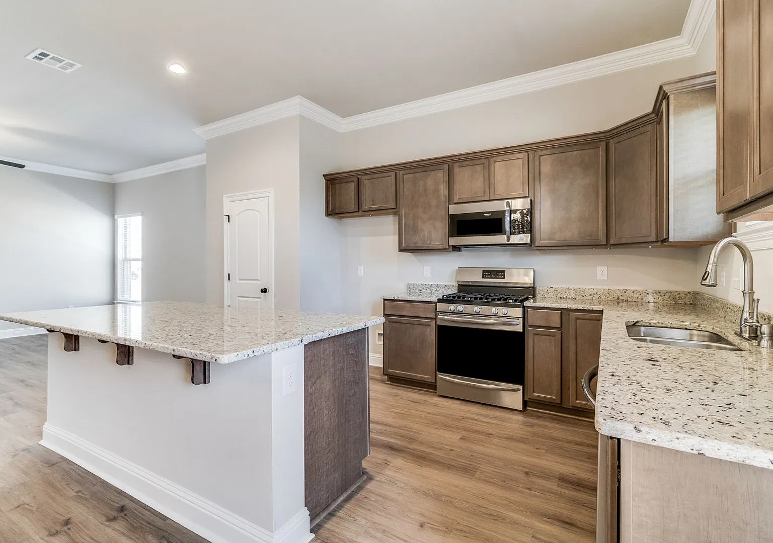 Spacious 4 Bed 2.5 Bath Home in Youngsville — Photo 4