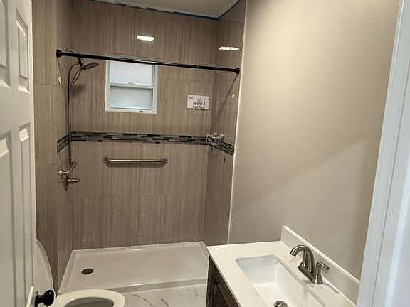 3rd image of 1434 Campbell St #34