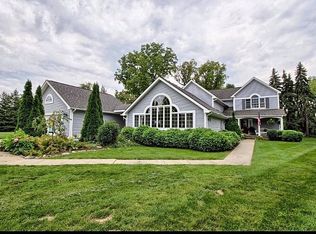 4073 Split Rail Ln, Fenton, MI 48430