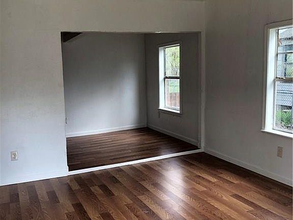 2nd image of 3025 SW 10th St
