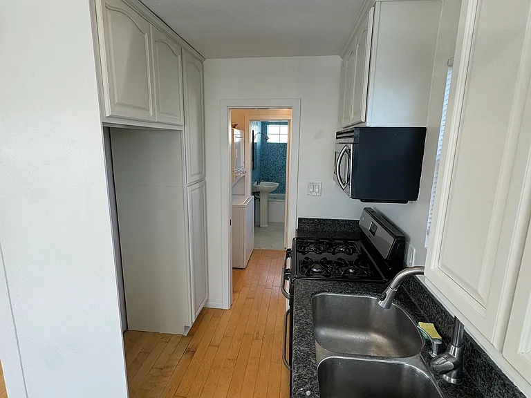 7021 Flight Ave — Photo 6