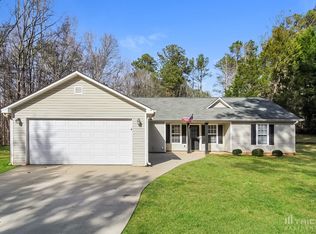 124 Homestead Way, Locust Grove, GA 30248