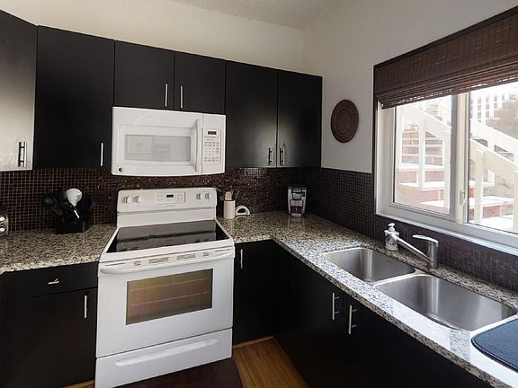 3rd image of 109 Saint John Qu St