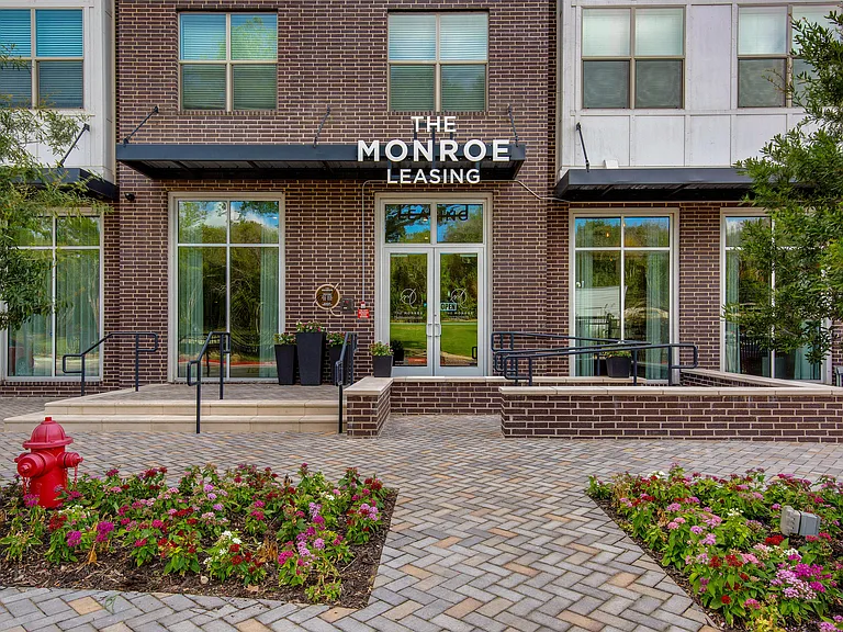 The Monroe Apartments — Photo 19