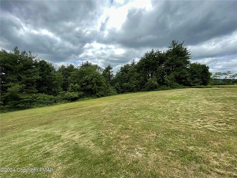 2403 Route 115 — Photo 16