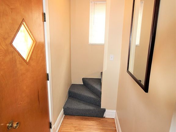 5th image of 6245 W Cornelia Ave