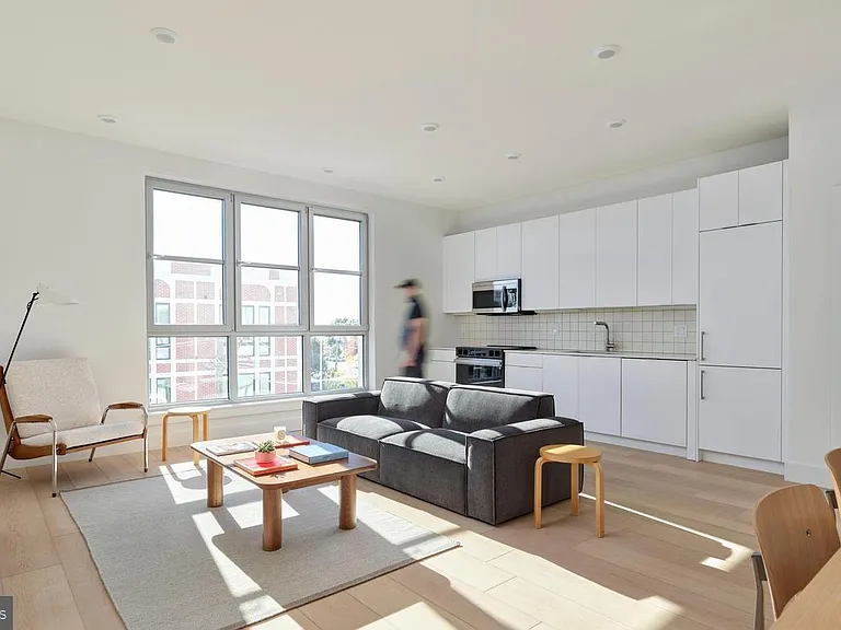 2406 Frankford Ave #12 — Photo 4