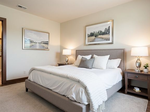 3rd image of 4011 Primrose Pl #1