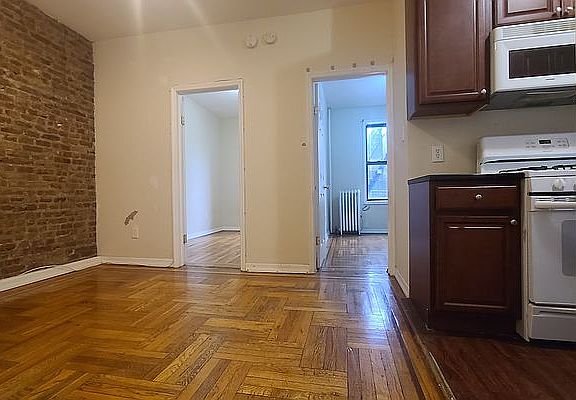 4th image of 4011 67th St APT 2B