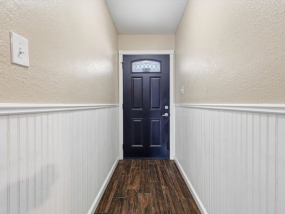 4th image of 6572 Ridglea Dr