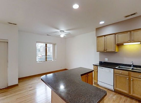 5th image of 3154 N Oleander Ave #1C