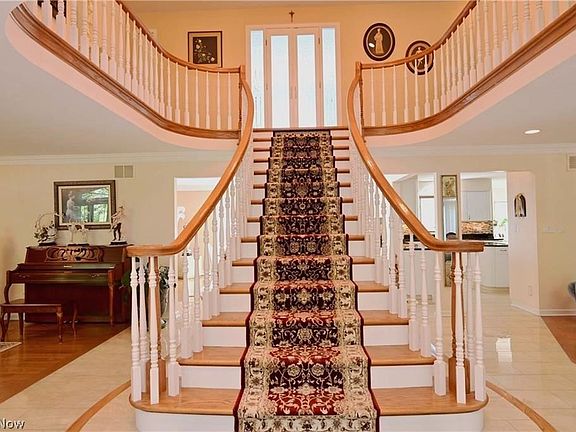 2nd image of 839 Hardwood Ct