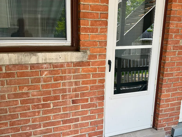 417 W 4th St — Photo 3
