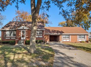 591 W 4th St, Beckemeyer, IL 62219