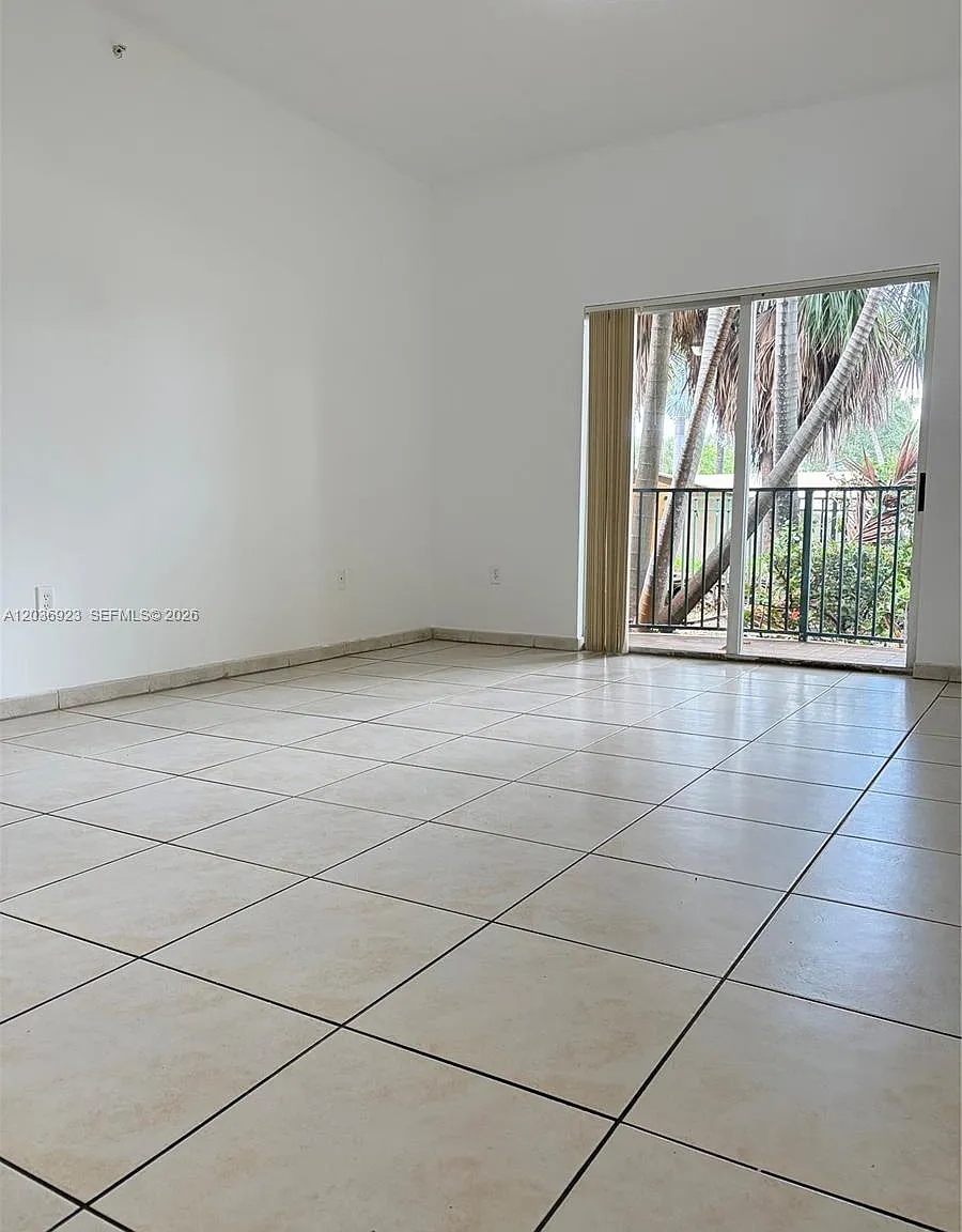 Palm Gardens At Doral Con — Photo 2
