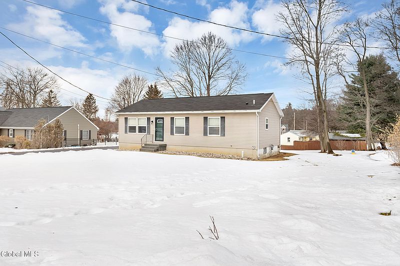 4th image of 12 Clover Avenue