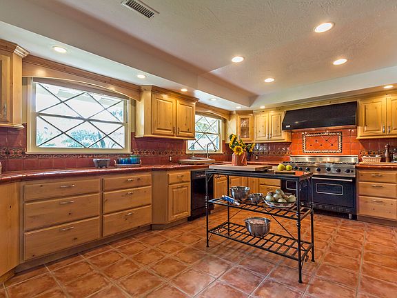 3rd image of 442 Glenwood Place