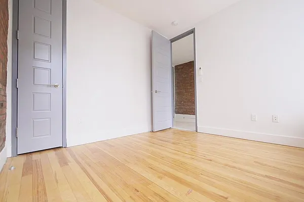 Rented by Cargon Realty | media 8
