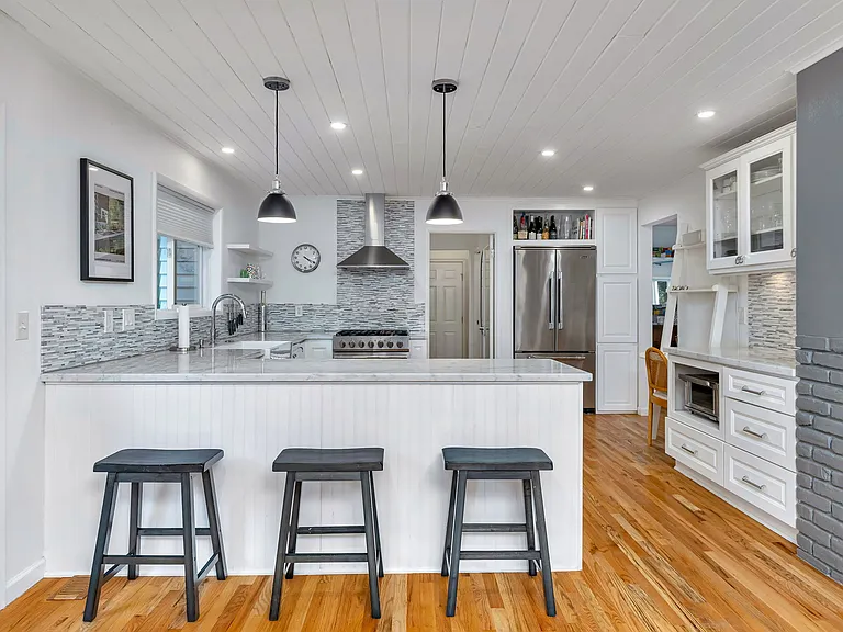 16933 Greentree Ave — Photo 10