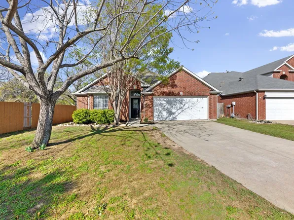 814 Lake Bluff Dr, Lake Dallas, TX 75065