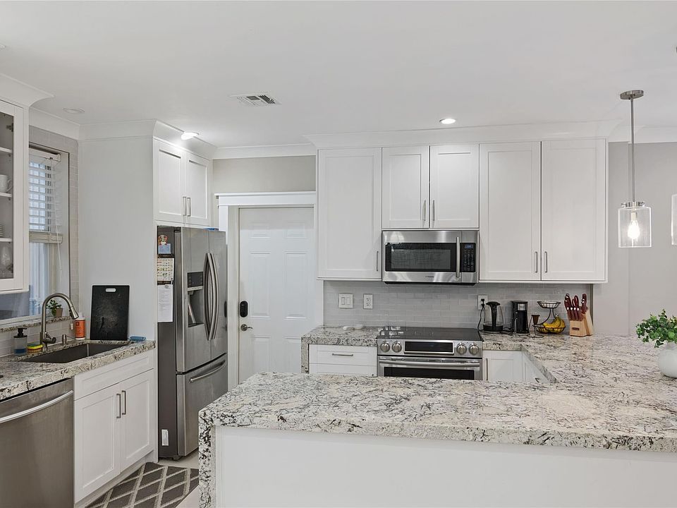 1st image of 5652 NW 106th Avenue
