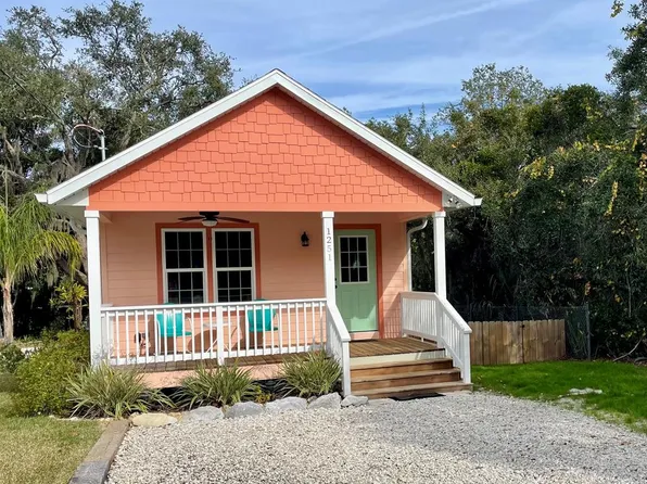 1251 Shellcrest Ave, Cedar Key, FL 32625
