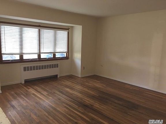 3rd image of 263 N Michigan Ave