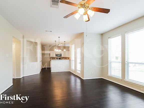 4th image of 18206 Bluewater Cove Dr
