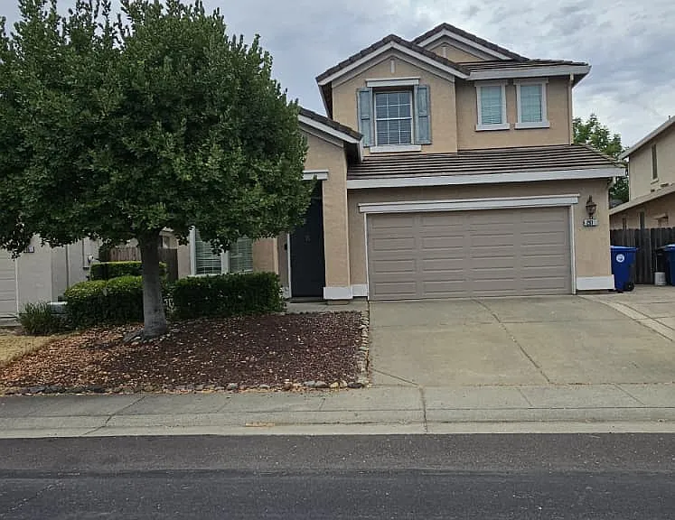 261 Oxburough Dr — Photo 1