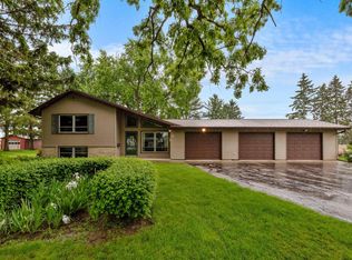 760 E Center St, Juneau, WI 53039