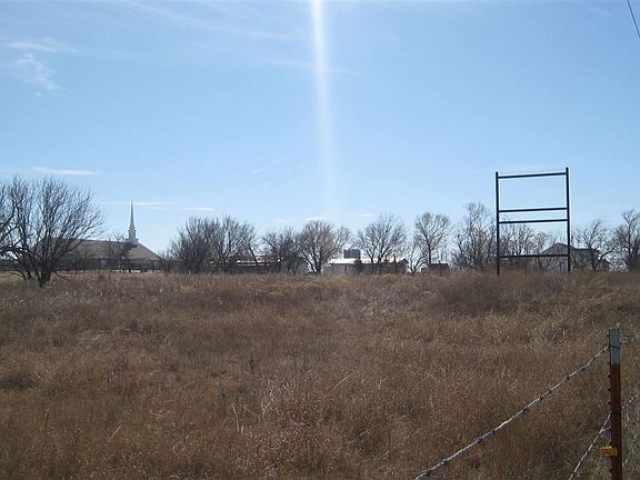 2nd image of 900 SE Flower Mound Rd