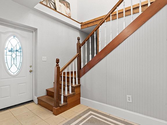 5th image of 913 Steed St NW