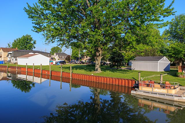 100' canal frontage