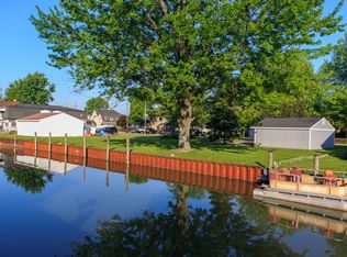 45740 Edgewater Dr, Chesterfield, MI 48047